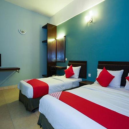 OYO 44083 Hotel Orchard Inn Lumut Exterior foto