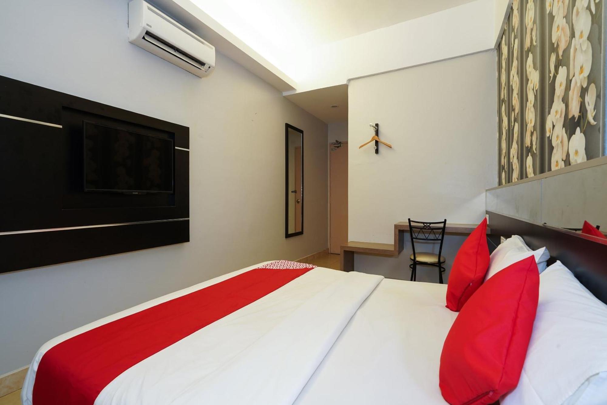 OYO 44083 Hotel Orchard Inn Lumut Exterior foto