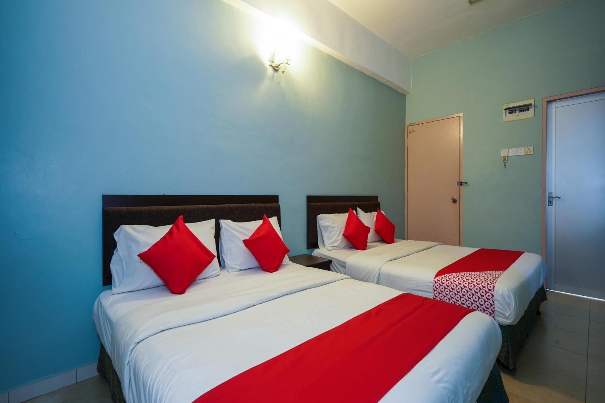 OYO 44083 Hotel Orchard Inn Lumut Exterior foto