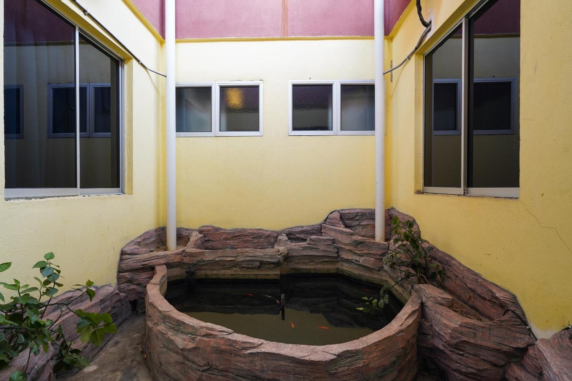 OYO 44083 Hotel Orchard Inn Lumut Exterior foto