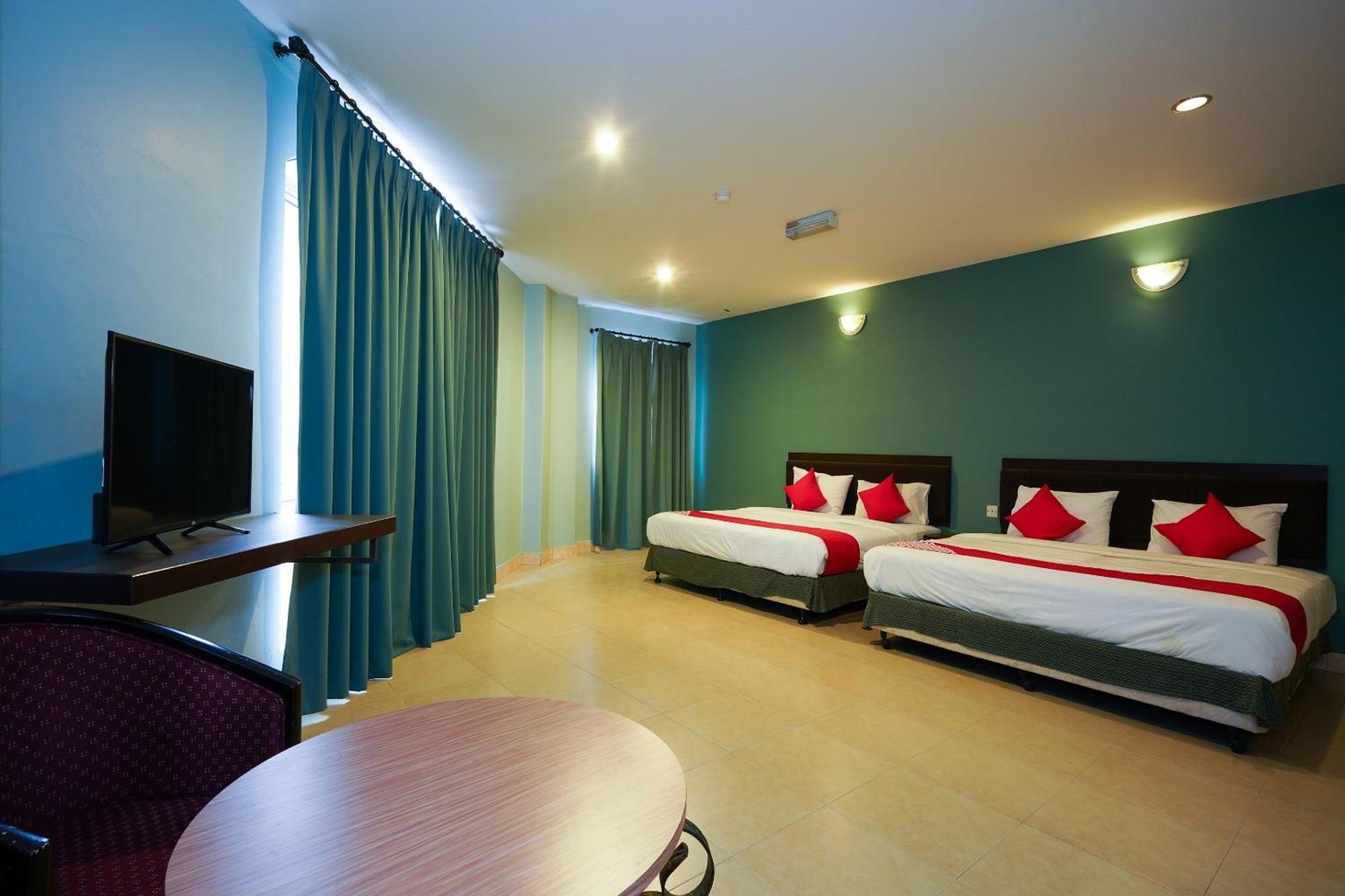 OYO 44083 Hotel Orchard Inn Lumut Exterior foto