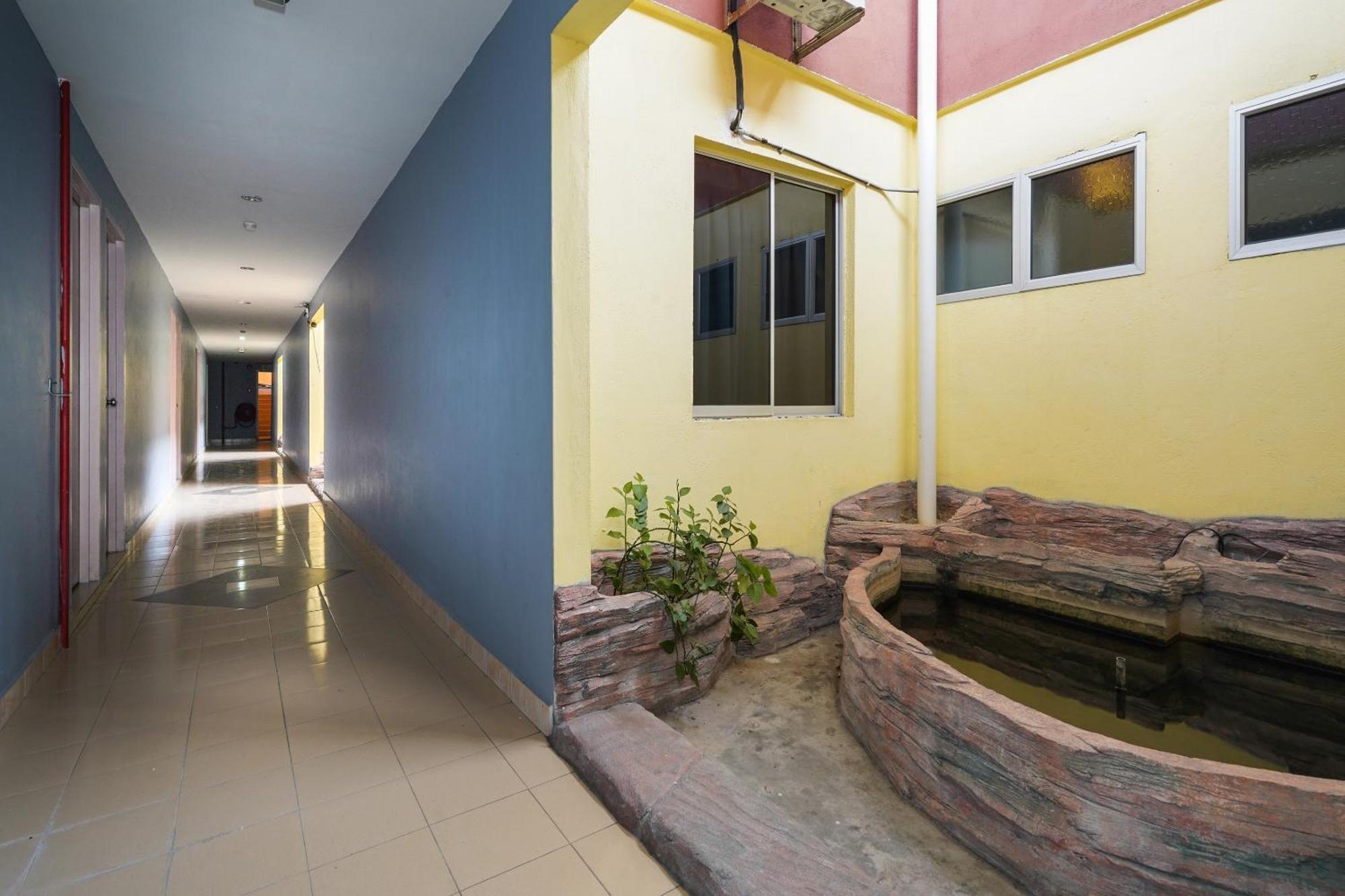 OYO 44083 Hotel Orchard Inn Lumut Exterior foto