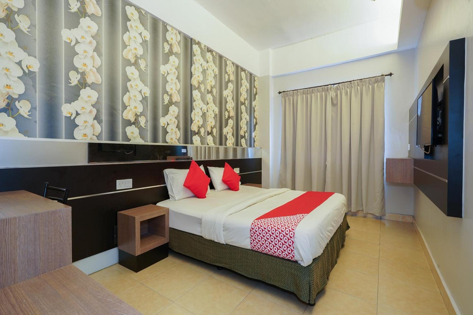 OYO 44083 Hotel Orchard Inn Lumut Exterior foto