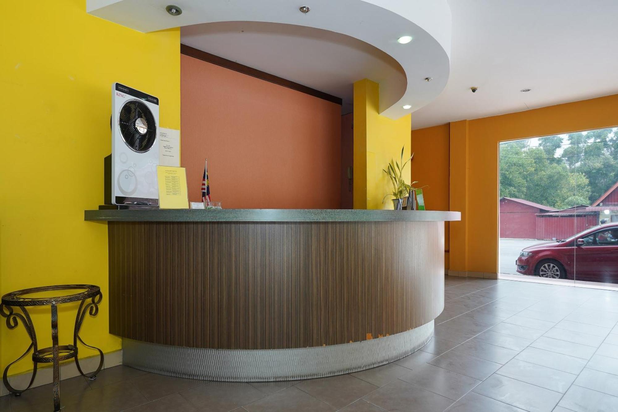 OYO 44083 Hotel Orchard Inn Lumut Exterior foto